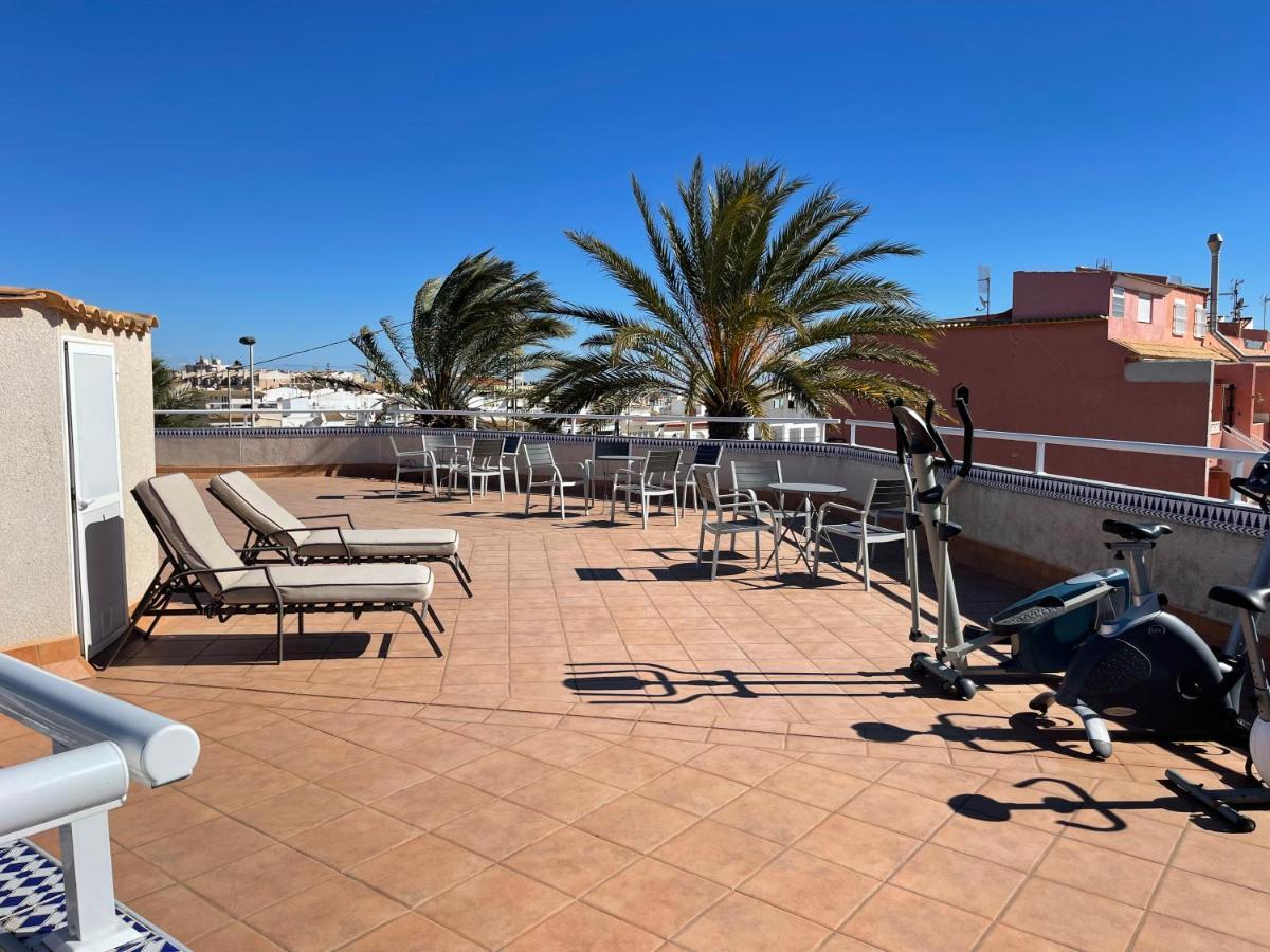 Bed and Breakfast Anna'S Garden Torrevieja Exterior foto