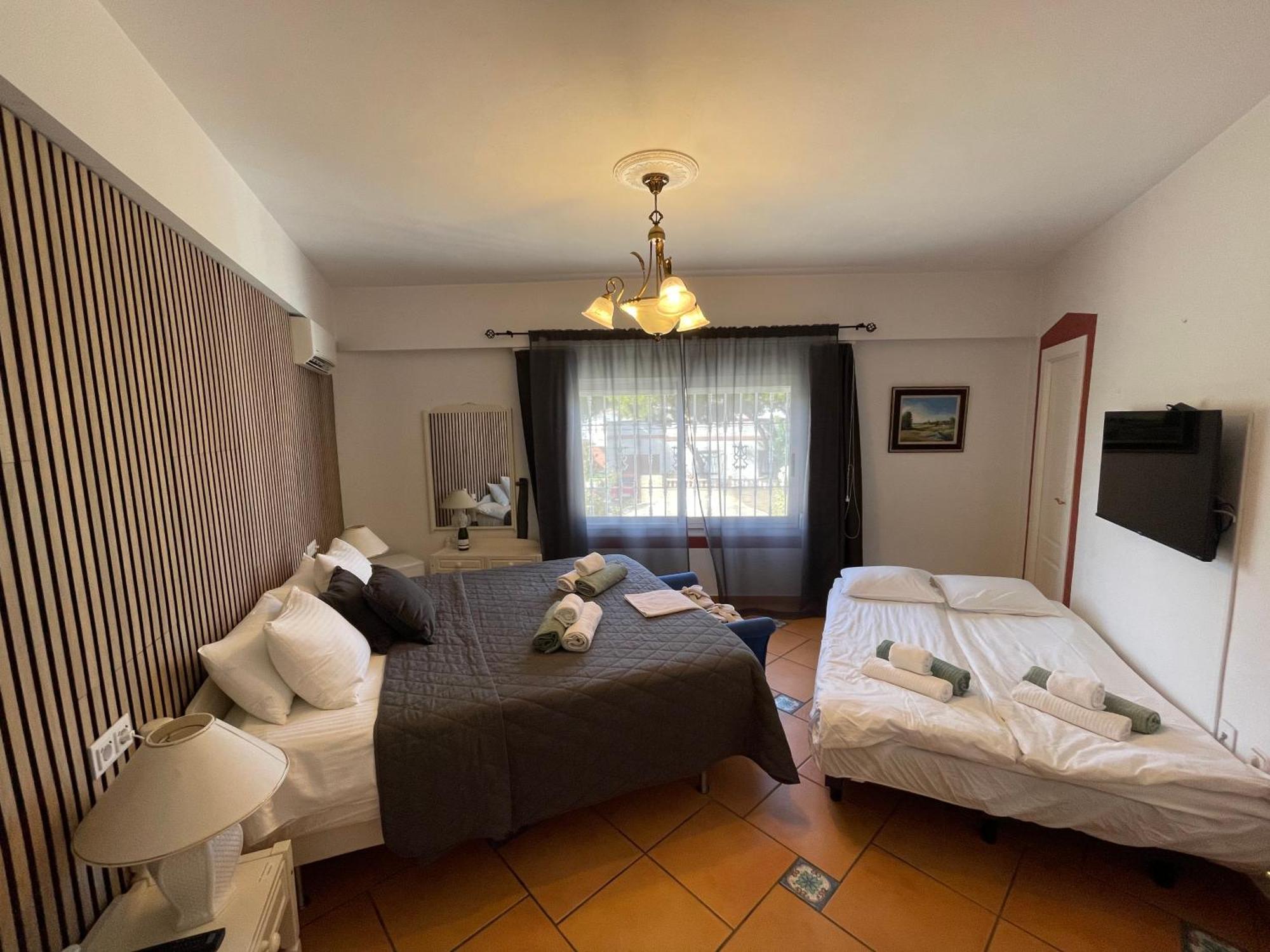 Bed and Breakfast Anna'S Garden Torrevieja Habitación foto